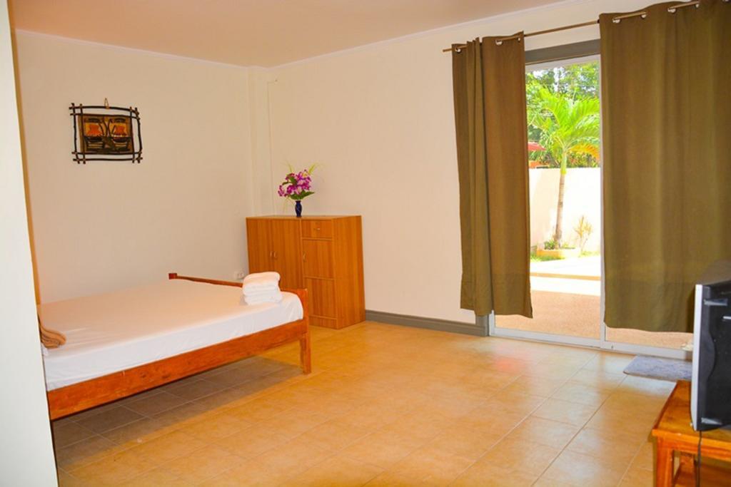 Alona Studios Apartment Hotel Đảo Đảo Panglao Ngoại thất bức ảnh